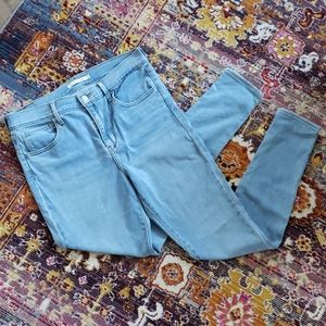 Levi's 720 High Rise Super Skinny Size 31
